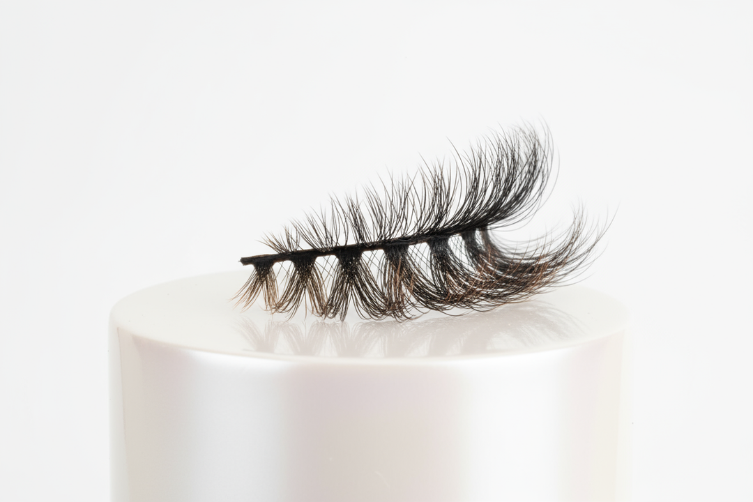 False-Eyelashes